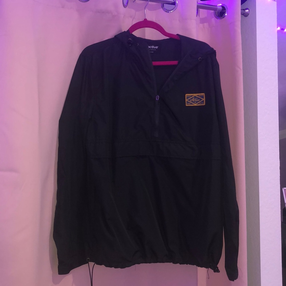NEVER WORE ACTIVE WINDBREAKER